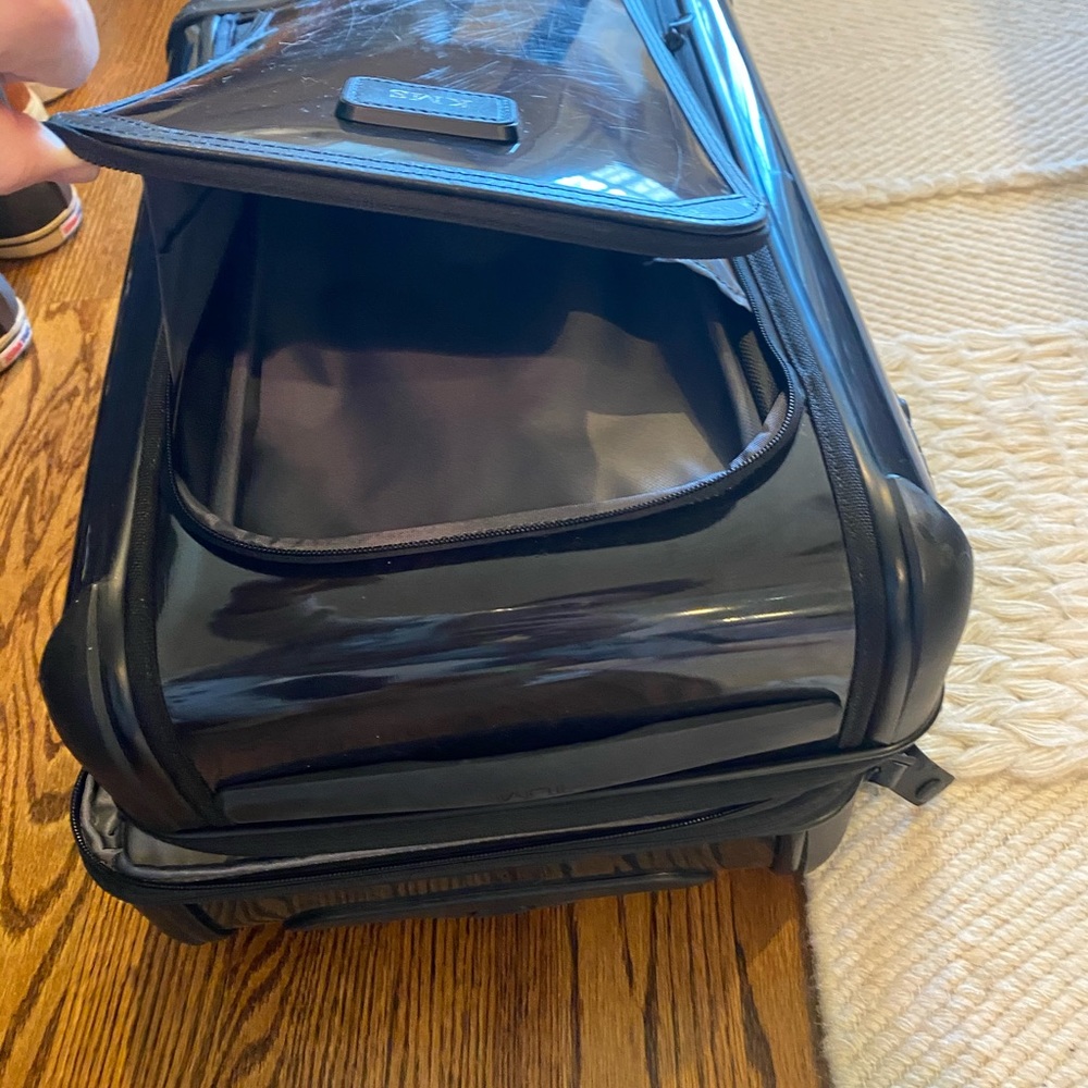 Tumi carryon - Picture 3 of 5